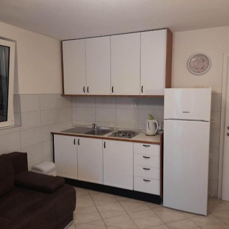 Franko Apartmani Замбратия Екстериор снимка
