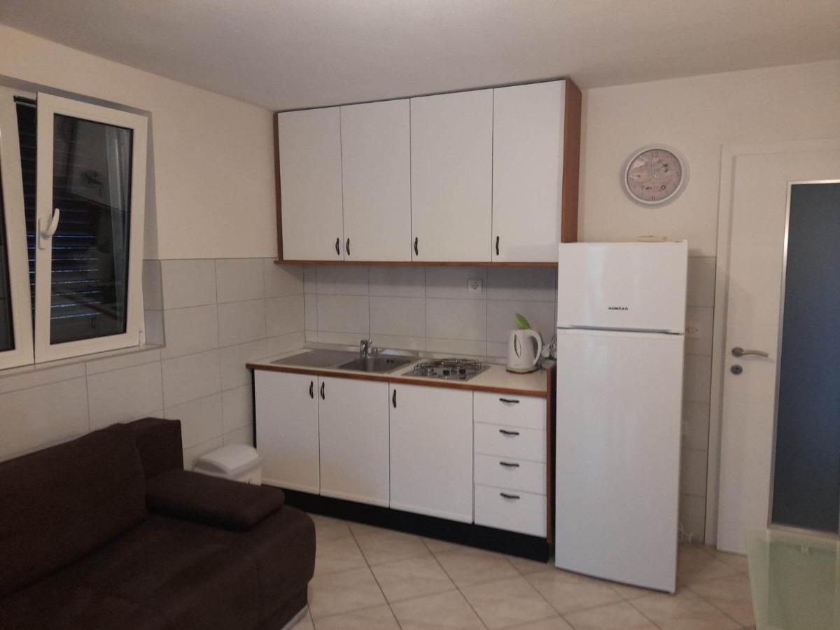 Franko Apartmani Замбратия Екстериор снимка