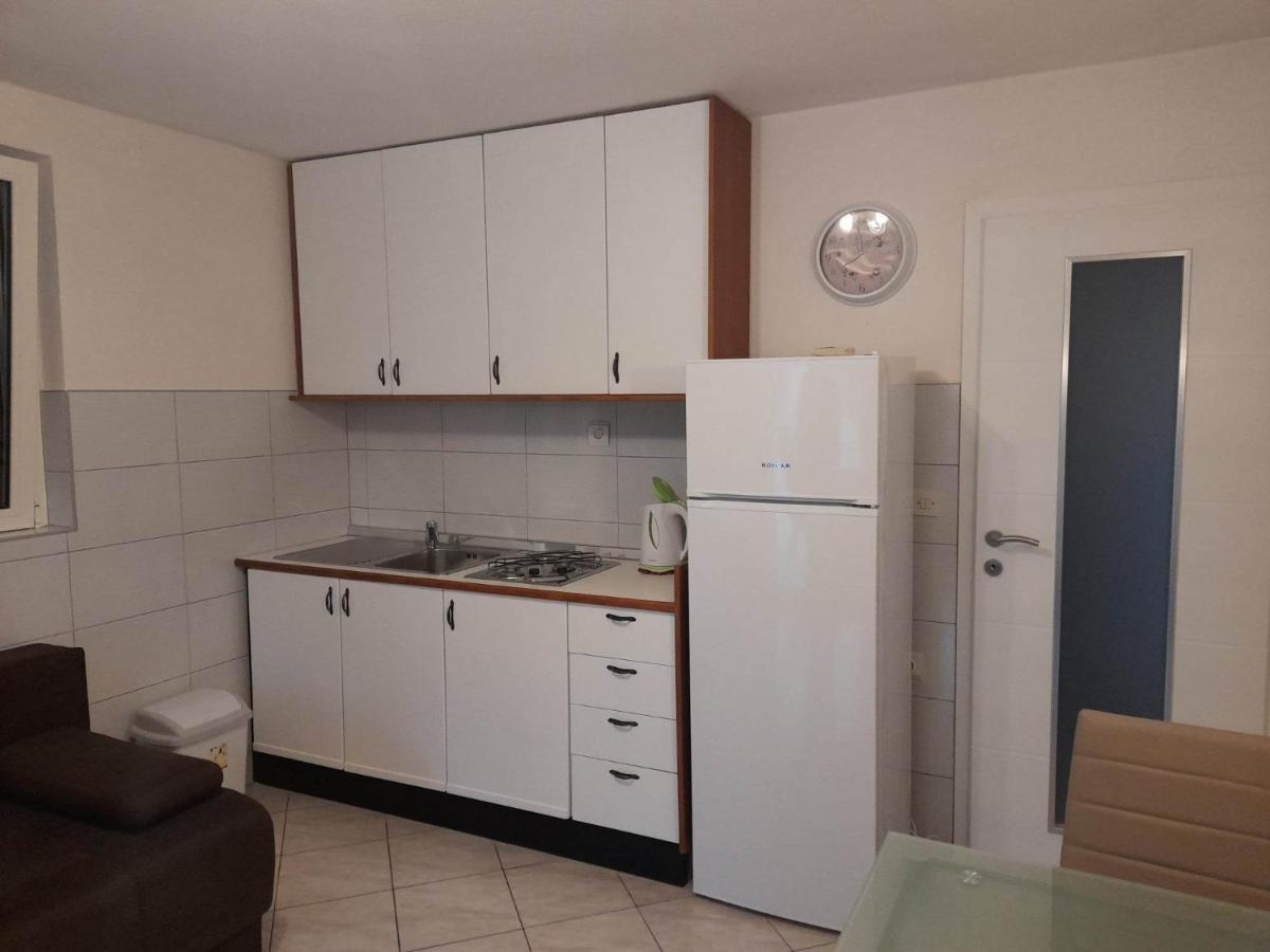 Franko Apartmani Замбратия Екстериор снимка
