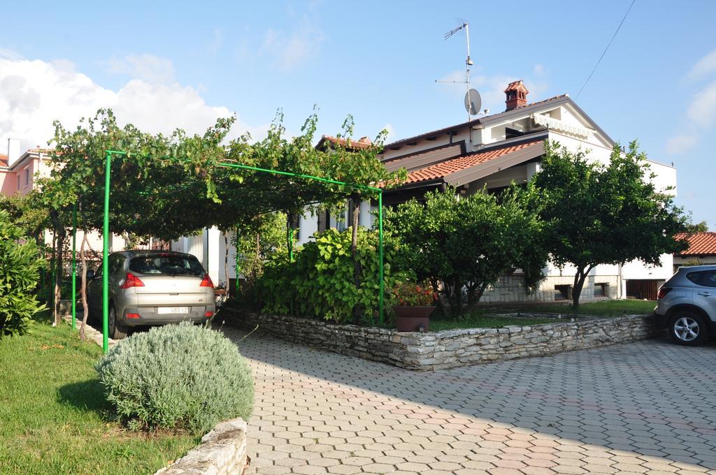 Franko Apartmani Замбратия Екстериор снимка